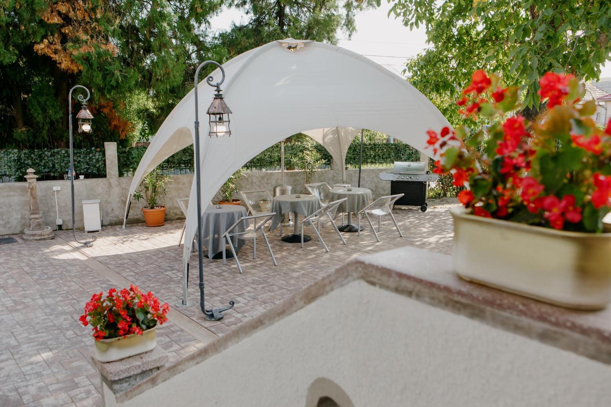 טורדה Excelsior Inn מראה חיצוני תמונה