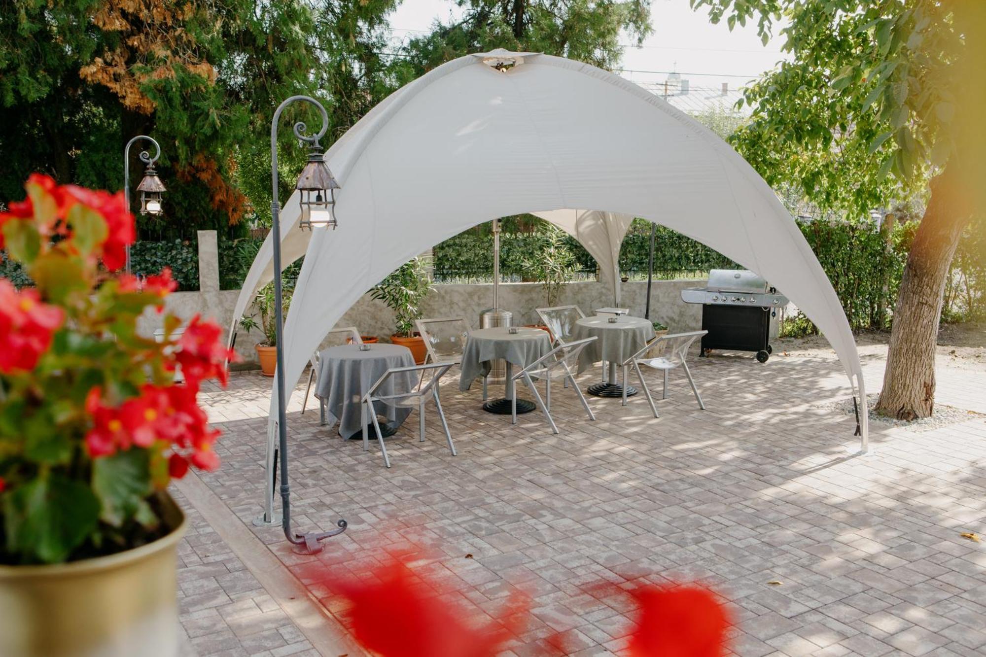 טורדה Excelsior Inn מראה חיצוני תמונה