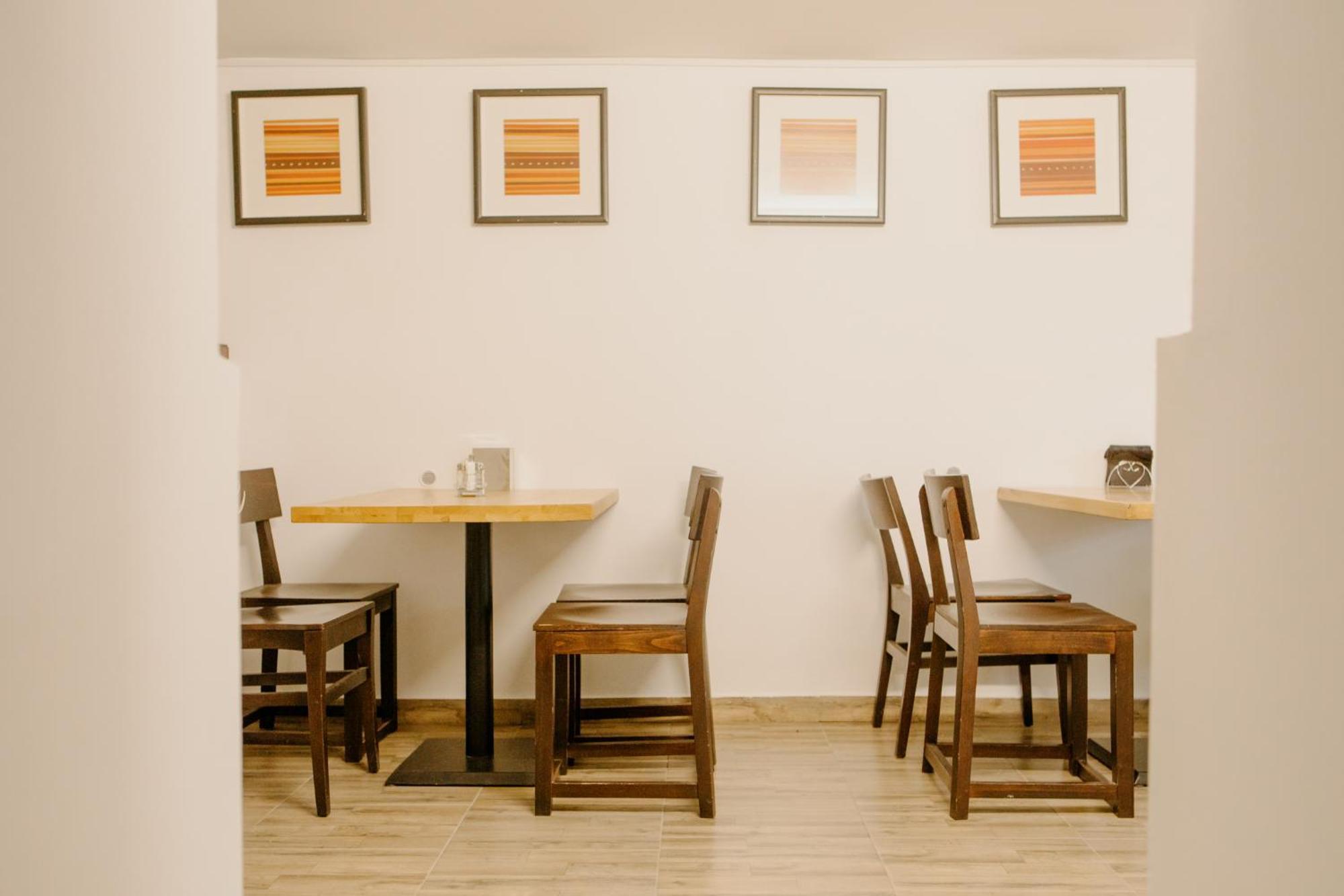 טורדה Excelsior Inn מראה חיצוני תמונה