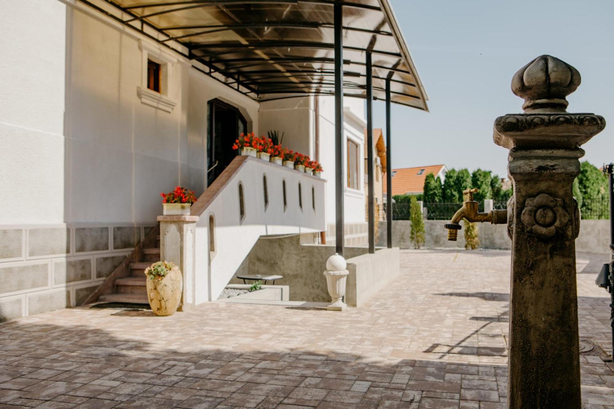 טורדה Excelsior Inn מראה חיצוני תמונה