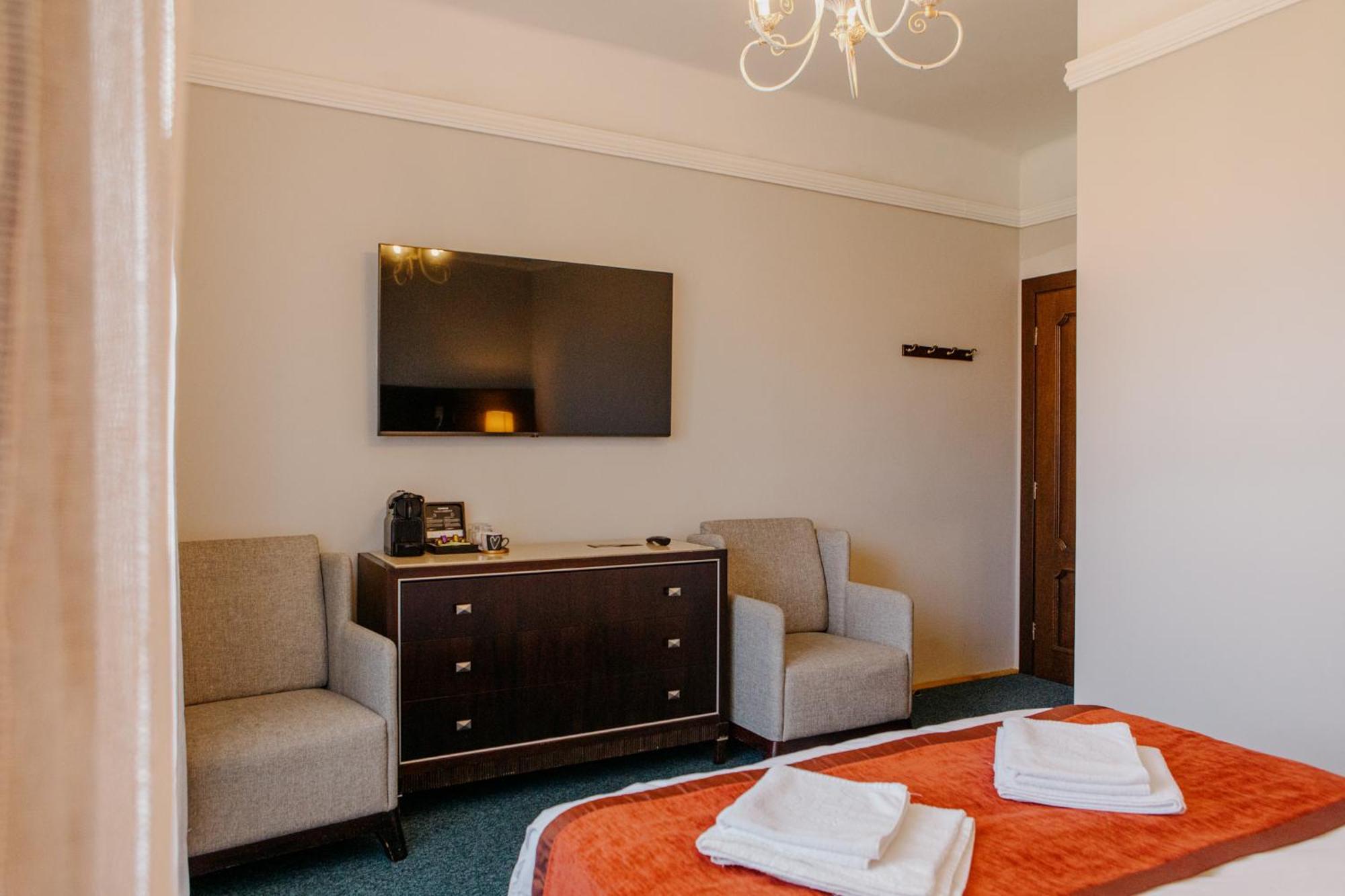 טורדה Excelsior Inn מראה חיצוני תמונה