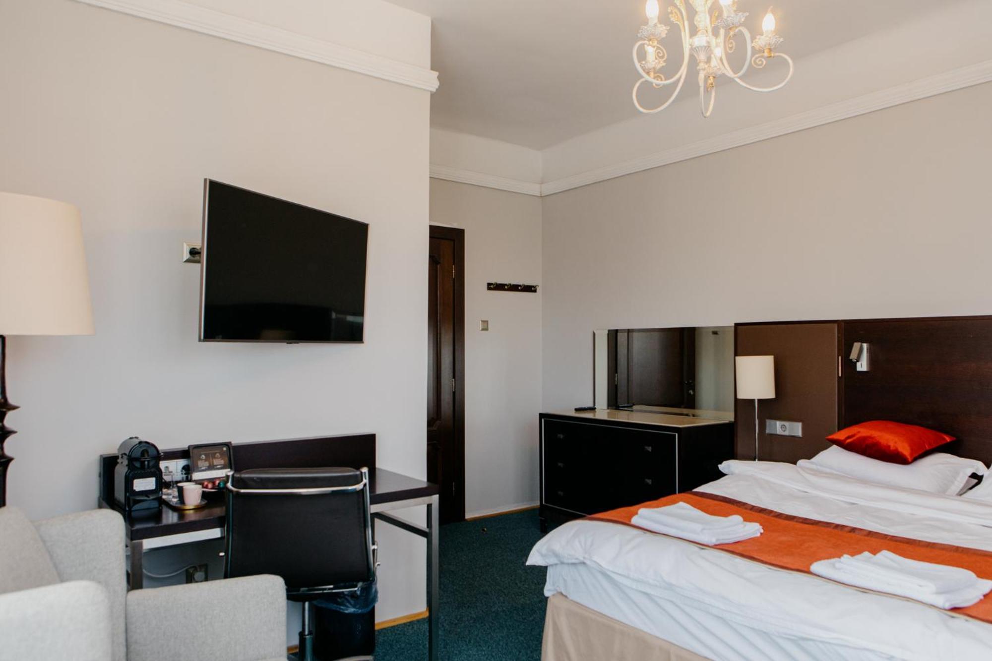 טורדה Excelsior Inn מראה חיצוני תמונה