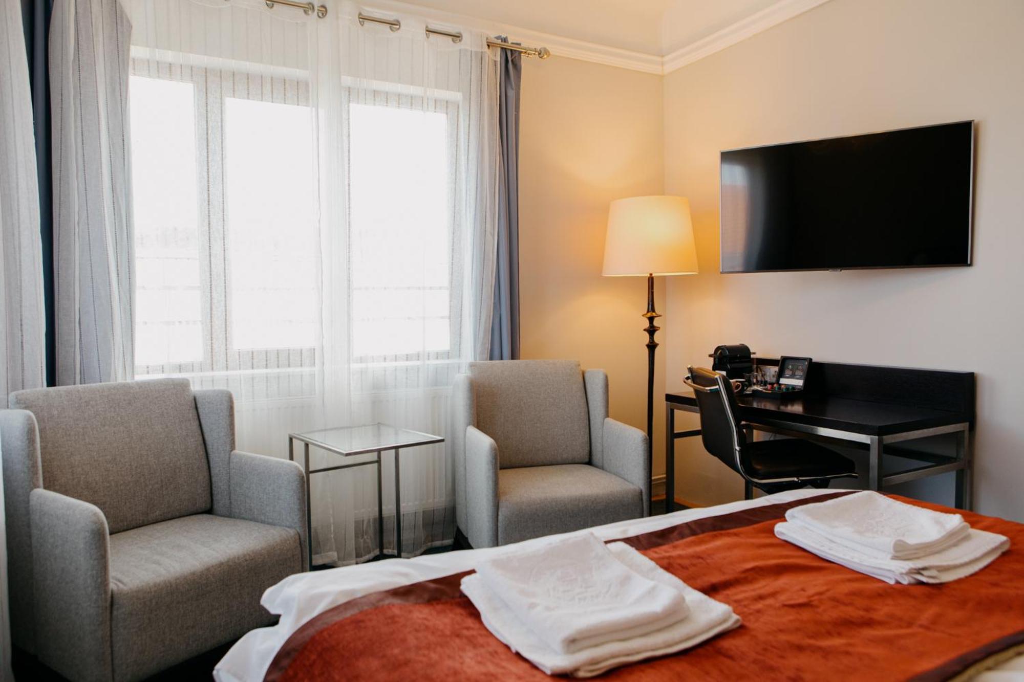 טורדה Excelsior Inn מראה חיצוני תמונה