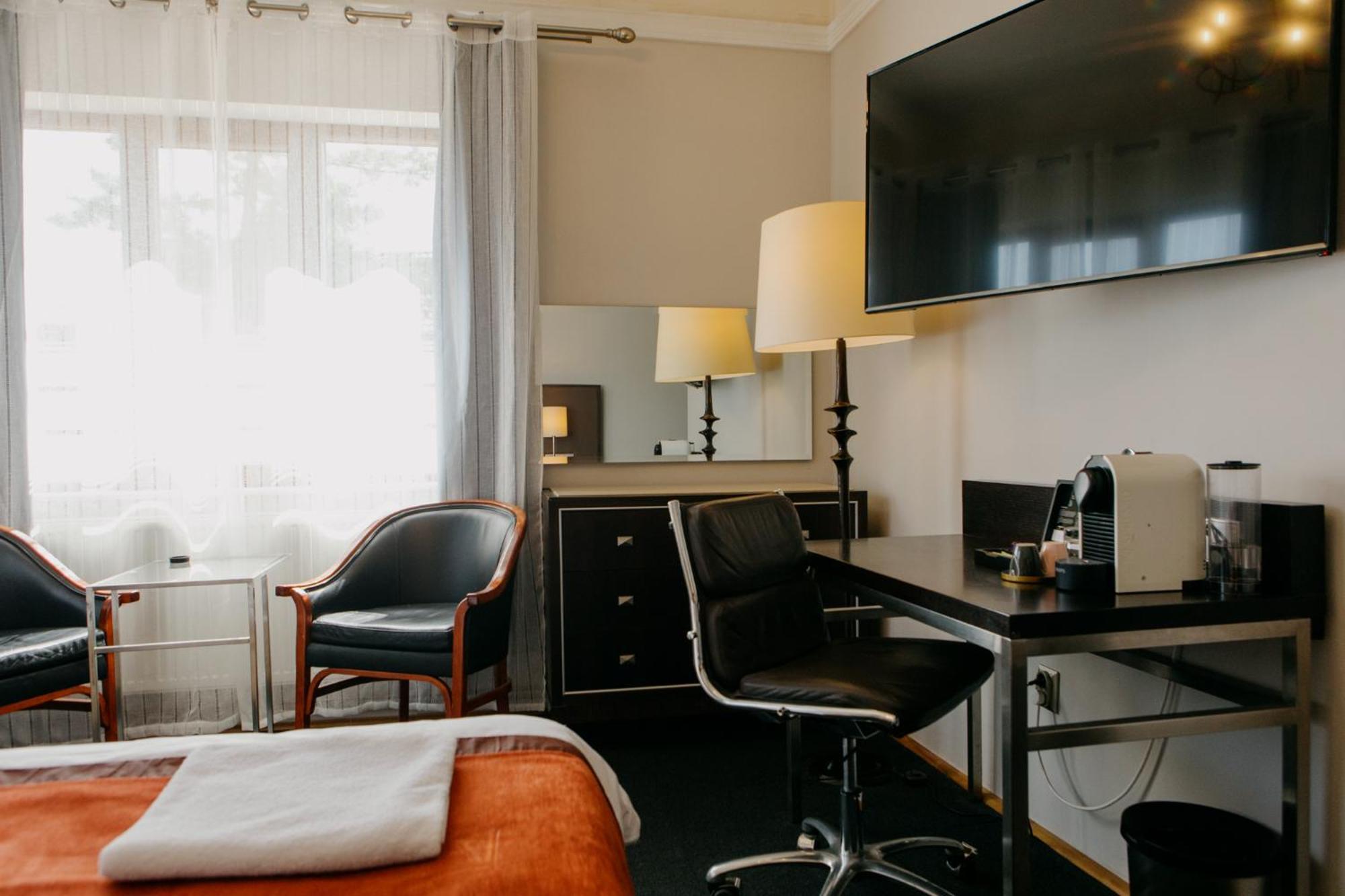 טורדה Excelsior Inn מראה חיצוני תמונה
