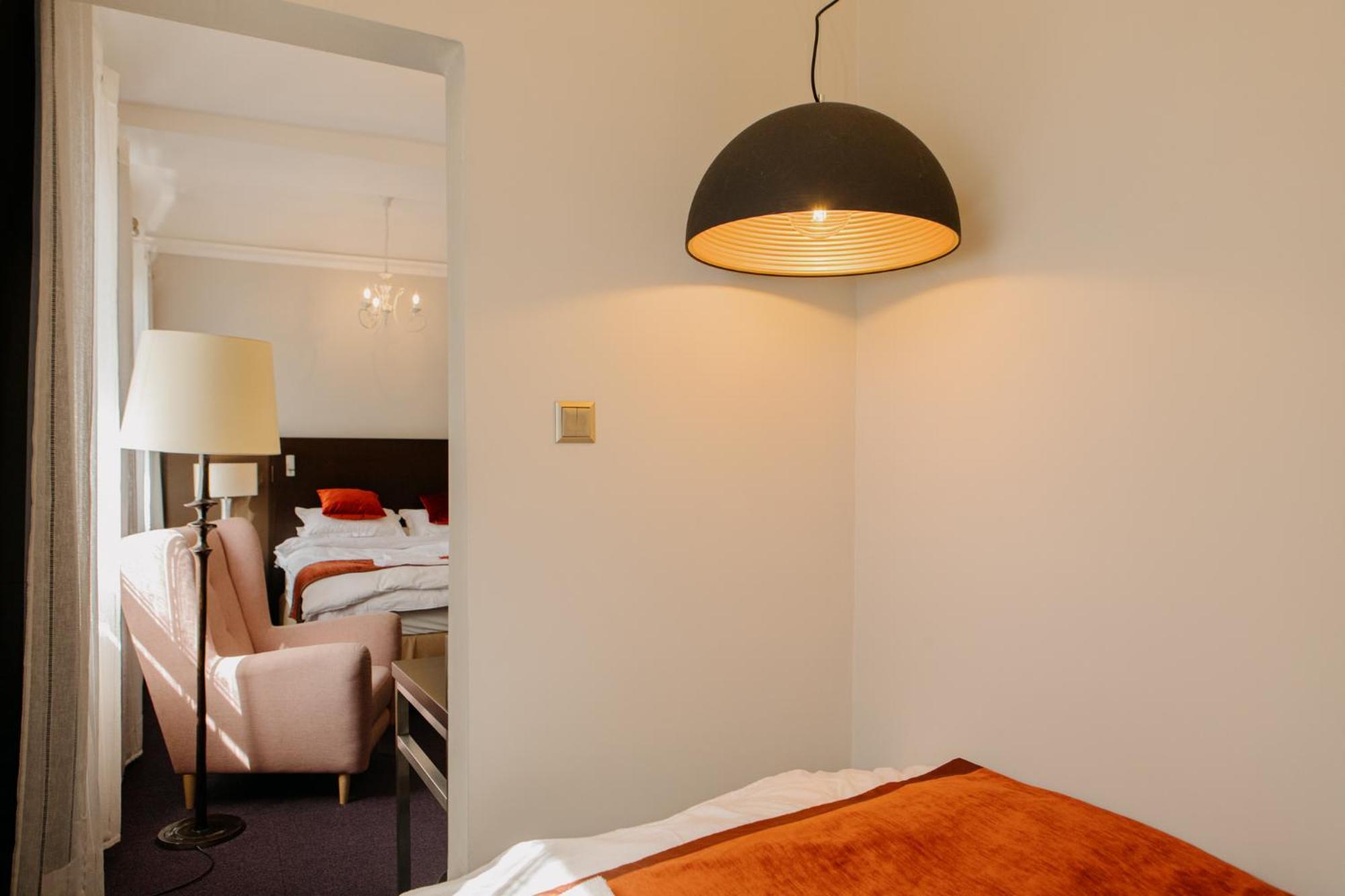 טורדה Excelsior Inn מראה חיצוני תמונה