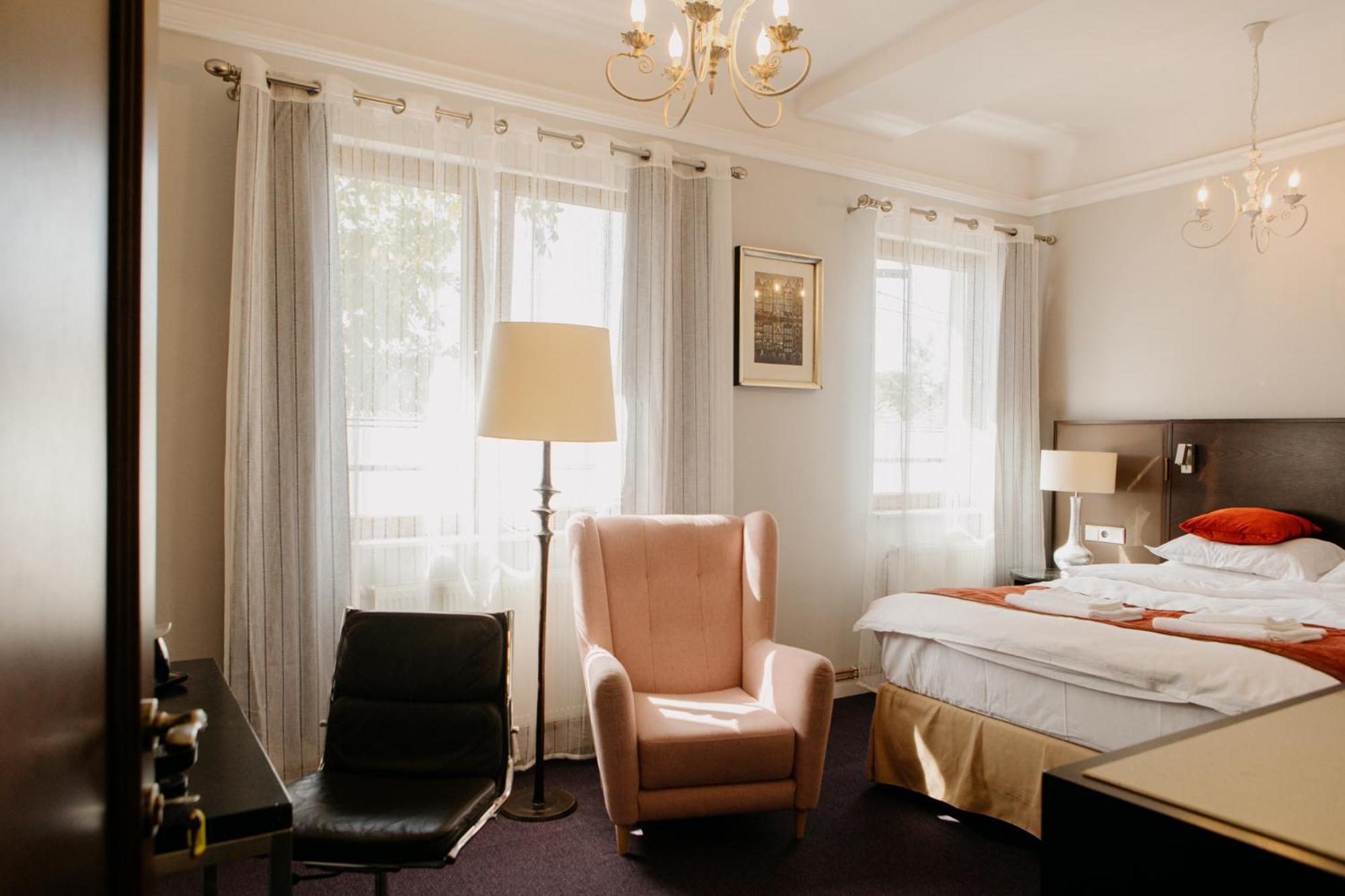 טורדה Excelsior Inn מראה חיצוני תמונה